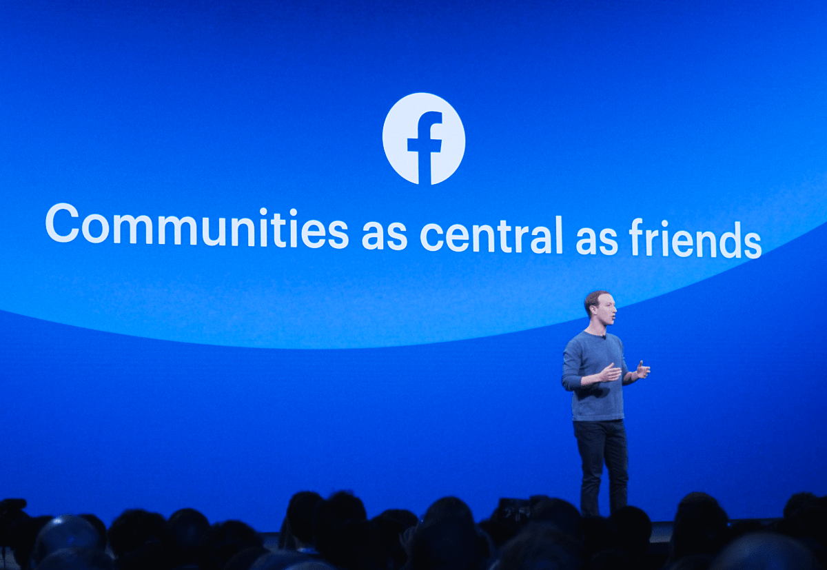 A 16 éves Facebook számokban
